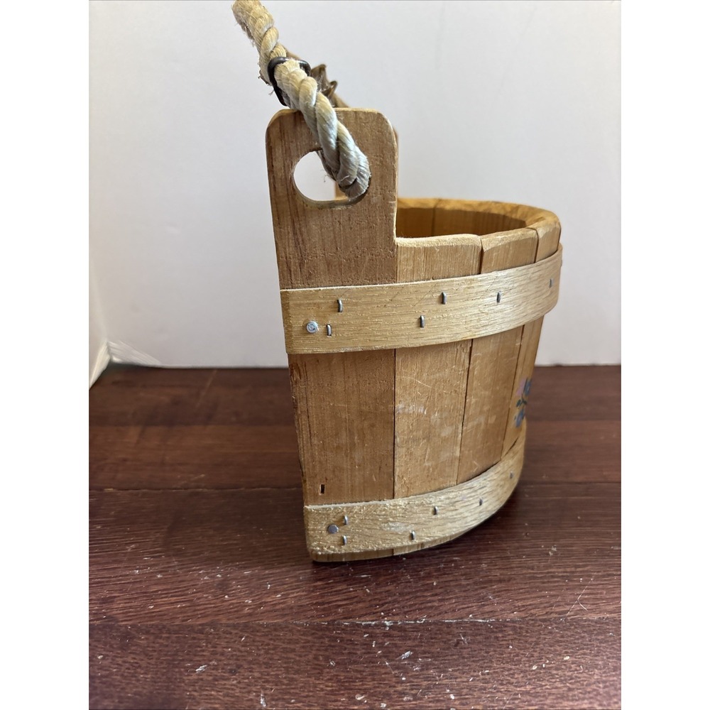 The Maine Bucket Co. Half Wood Bucket w/ Rope Handle Heart & Flowers - Picture 4 of 11